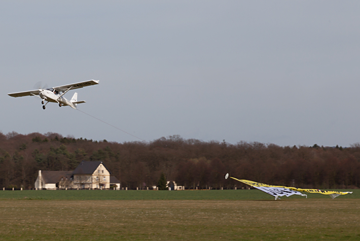 FELDERHOFF AVIATION Luftwerbung, Bannerflge, Flugwerbung, Flugzeugwerbung,  Bannerschlepp