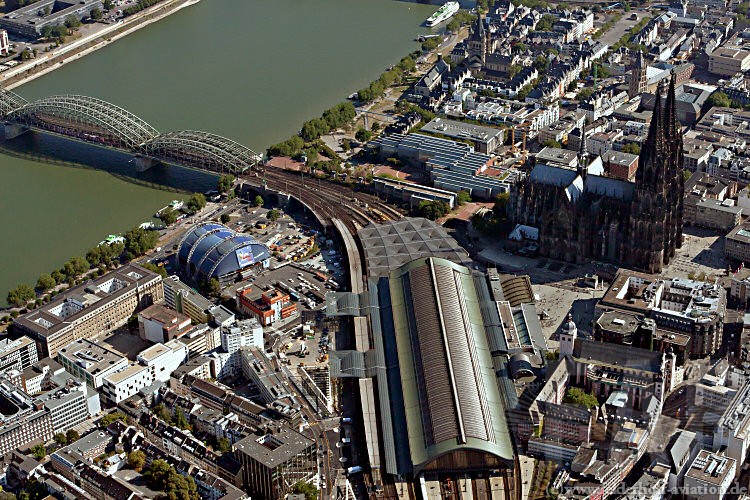 köln_hohenzollernbruecke_luftaufnahme_dom_koeln_hauptbahnhof_2206